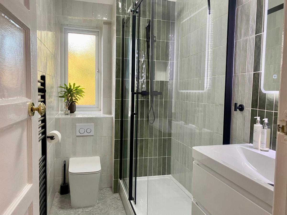 Newly Refurbished 2 Bedroom Apartment In South London Exterior photo