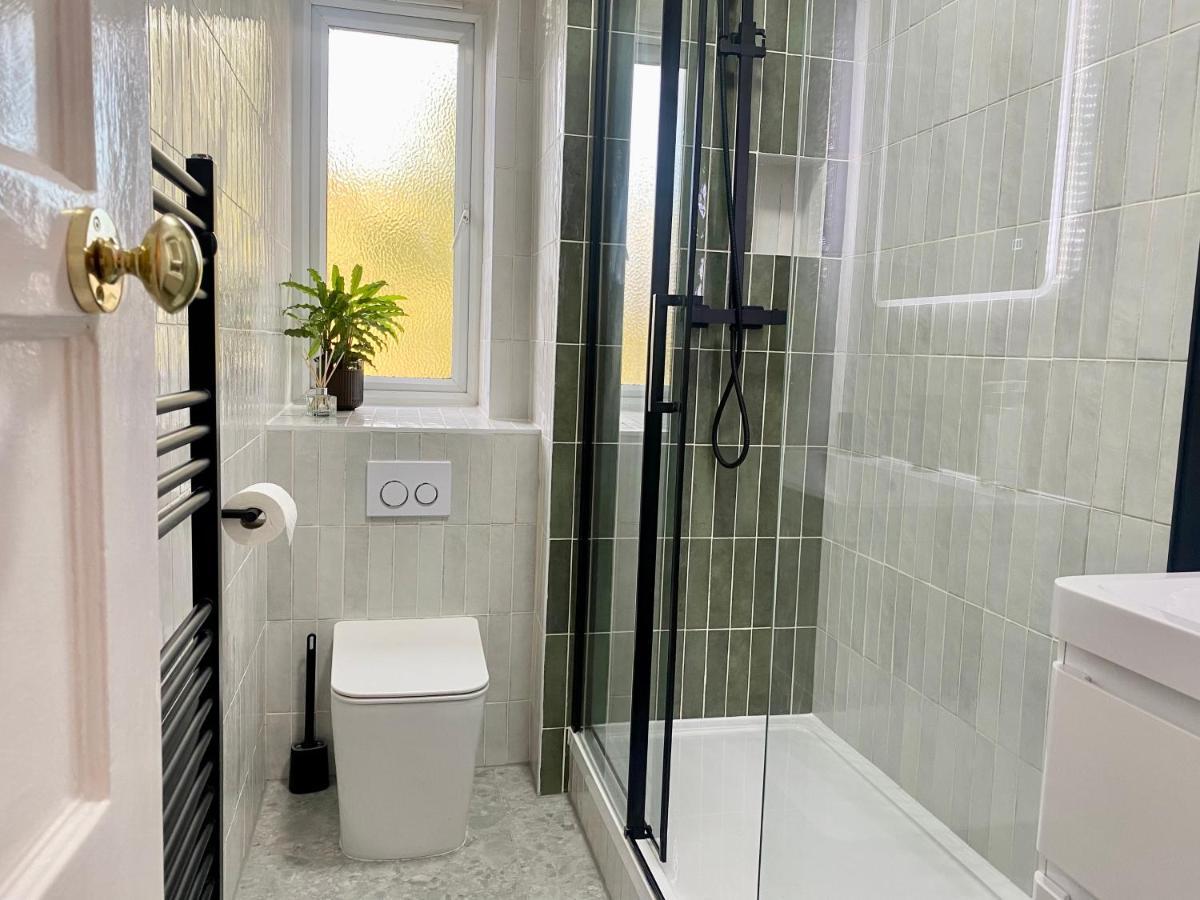 Newly Refurbished 2 Bedroom Apartment In South London Exterior photo